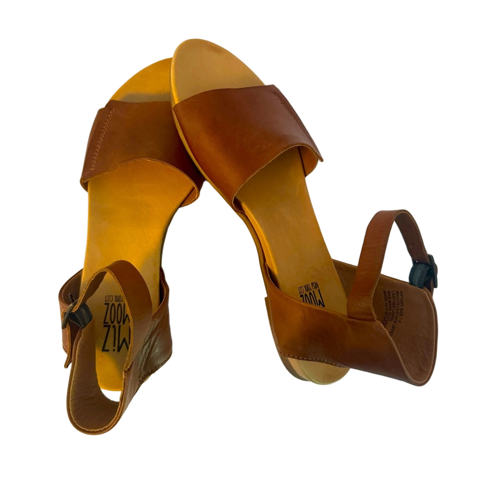 Miz Mooz New York City NWOT Antony Brown Leather Flat Comfort Sandals Size 7